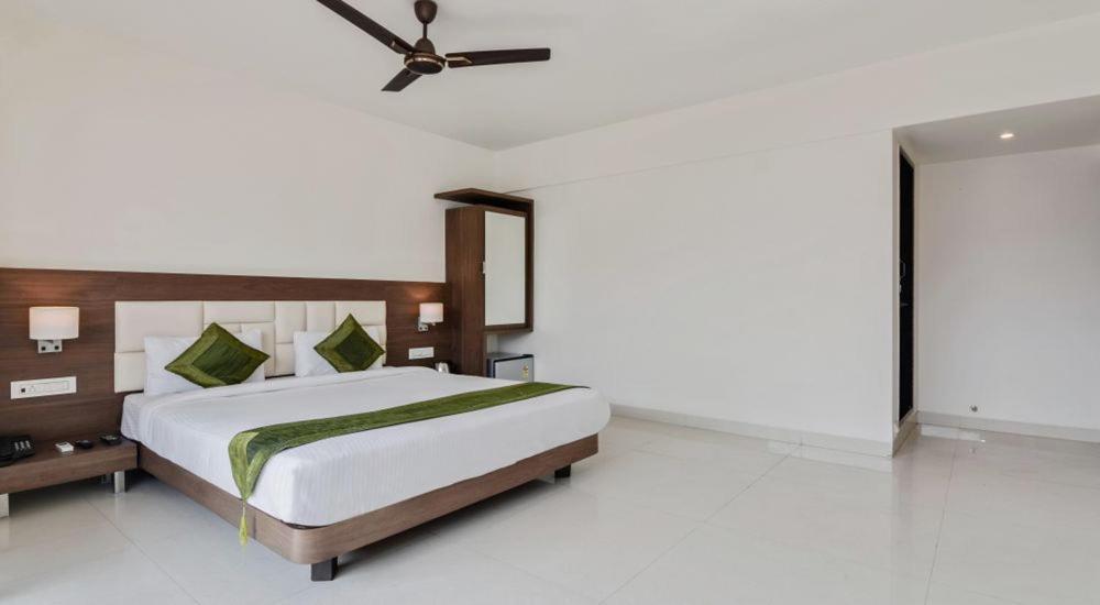 Staycation Holiday نافي مومباي المظهر الخارجي الصورة